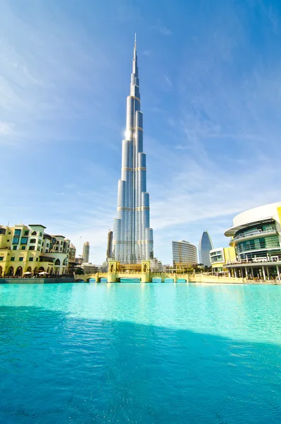 Dubai, Förenade Arabemiraten - 4 januari: burj Dubai, världens högsta torn, downtown — Stockfoto