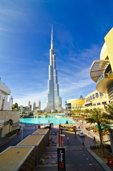 DUBAI, UAE - JANUAR 4: Burj Khalifa, verdens højeste tårn, Downtown - Stock-foto