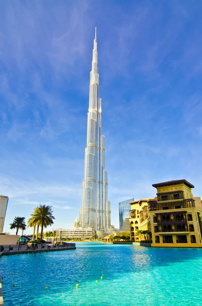 Dubai, Verenigde Arabische Emiraten - 4 januari: burj khalifa,'s werelds hoogste toren, centrum — Stockfoto