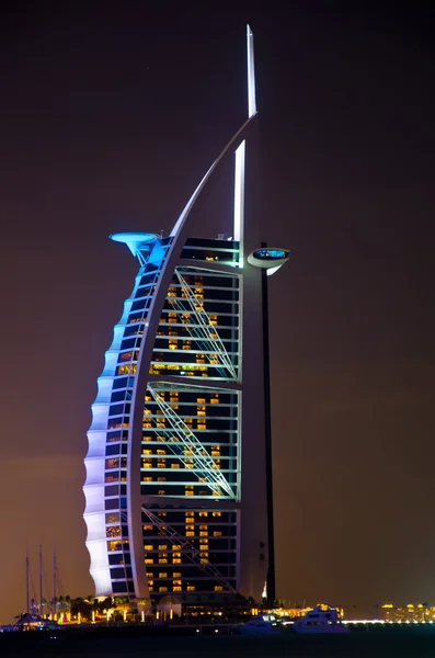 दुबई जानेवारी 4: बुर्ज अल अरब हॉटेल, मोजक्या 7 स्टार हॉटेलपैकी एक — स्टॉक फोटो, इमेज