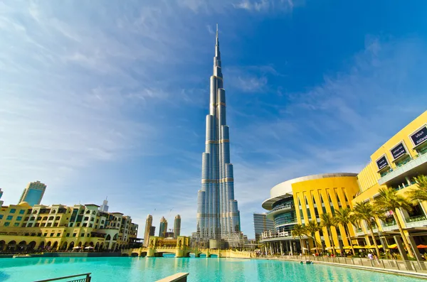 DUBAI, Emirados Árabes Unidos - JANEIRO 4: Burj Khalifa, a torre mais alta do mundo, Downtown Fotos De Bancos De Imagens