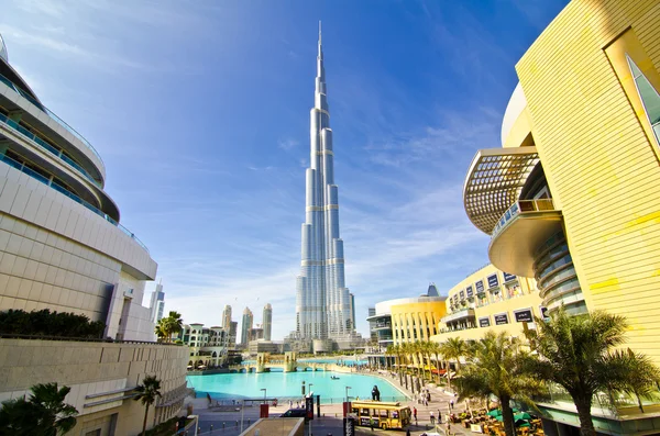 Dubai, Ηνωμένα Αραβικά Εμιράτα - 4 Ιανουαρίου: Μπουρτζ Χαλίφα, ψηλότερο πύργο του κόσμου, στο κέντρο της πόλης Εικόνα Αρχείου