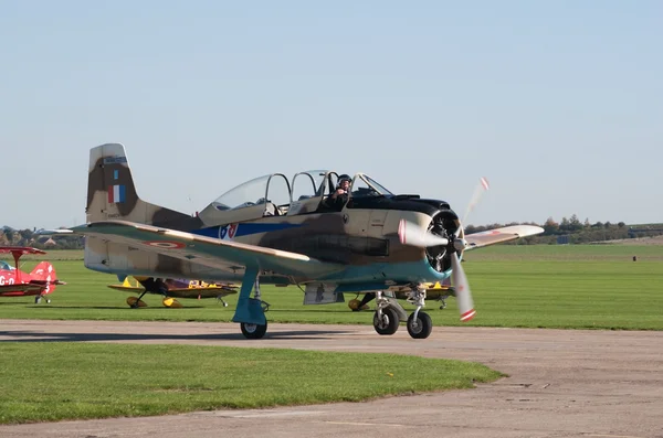 T-28 Fennec "Little Rascal" taxis for takeoff — Stock Photo, Image