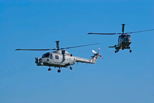 Les hélicoptères Westland Lynx en formation serrée — Photo