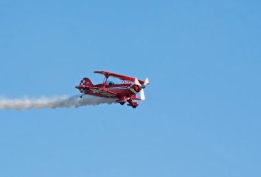 Pitts S-2S with smoke trail clipart