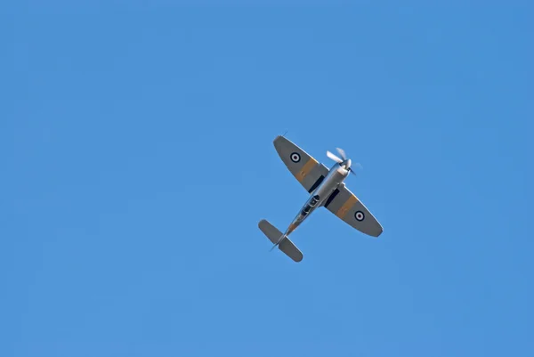 Hawker Sea Fury in inverted flight — ストック写真