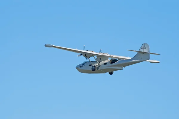 PBY Catalina em voo — Fotografia de Stock