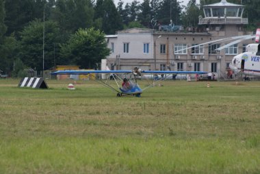 Ultralight uçak taksi kalkış için