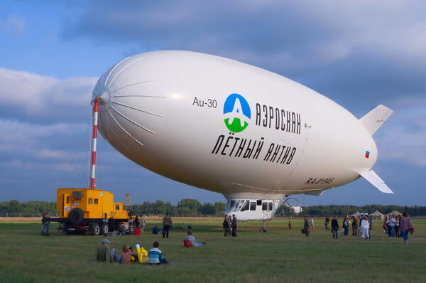 Au-30 airship