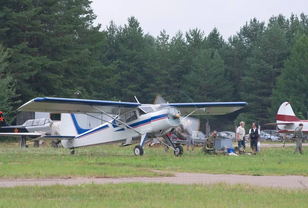 Yak-12 startar sin motor — Stockfoto