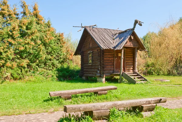 Old-looking wooden hut — Stock Photo, Image