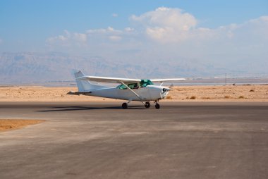 Cessna-172 clipart
