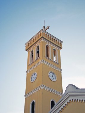 güzel gökyüzü altında kilise Saat Kulesi