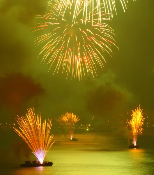 Fireworks on the beach — Stock Photo, Image