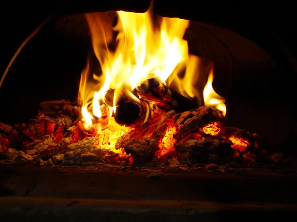 Feuer auf dem Ofen — Stockfoto