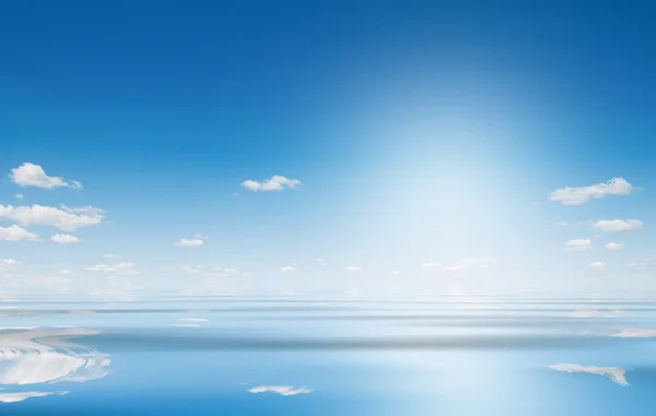 Agua y cielo — Foto de Stock