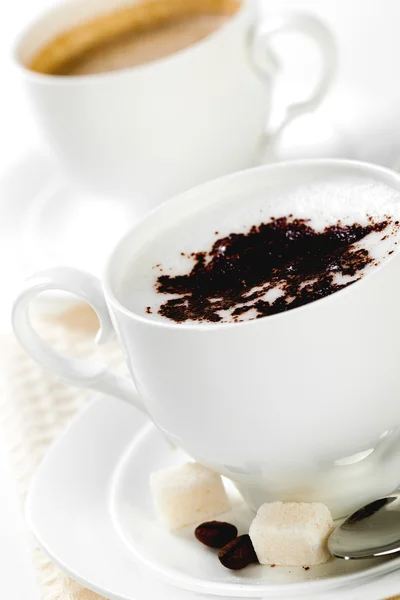 Café en taza blanca con café —  Fotos de Stock