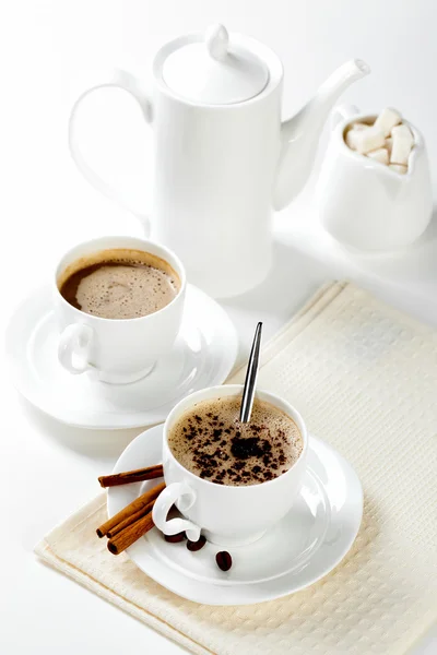 Coffee in white cup with coffee — Stock Photo, Image