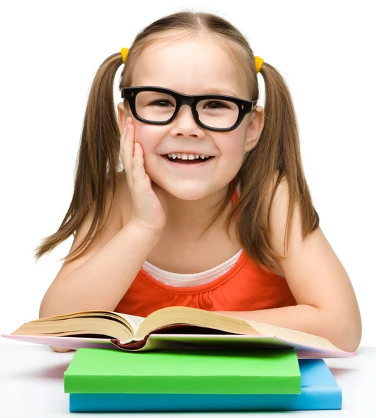 Carino bambina con libri — Foto Stock