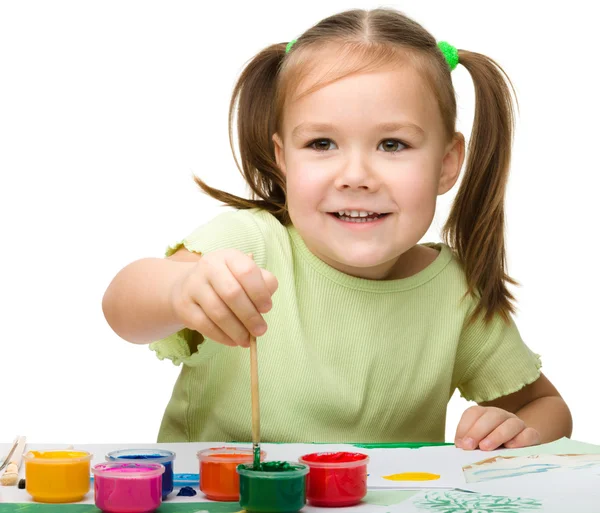 Χαριτωμένο παιδί χαρούμενος Παίξτε με τα χρώματα — Φωτογραφία Αρχείου