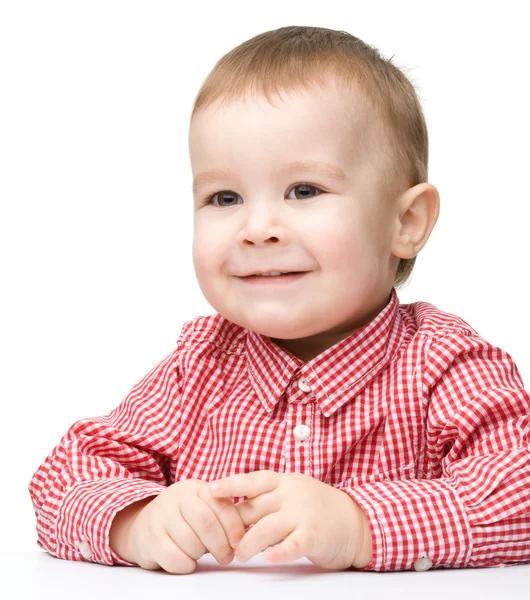 Portrait d'un mignon petit garçon joyeux — Photo