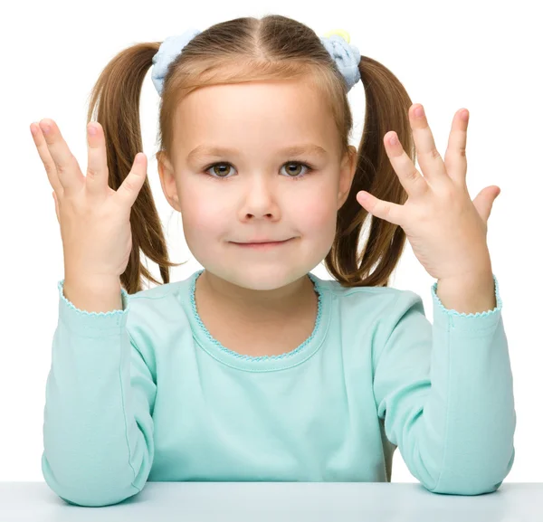 Portrait of a cute little girl — Stock Photo, Image