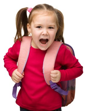 sırt çantası ile sevimli bir kız öğrenci portresi
