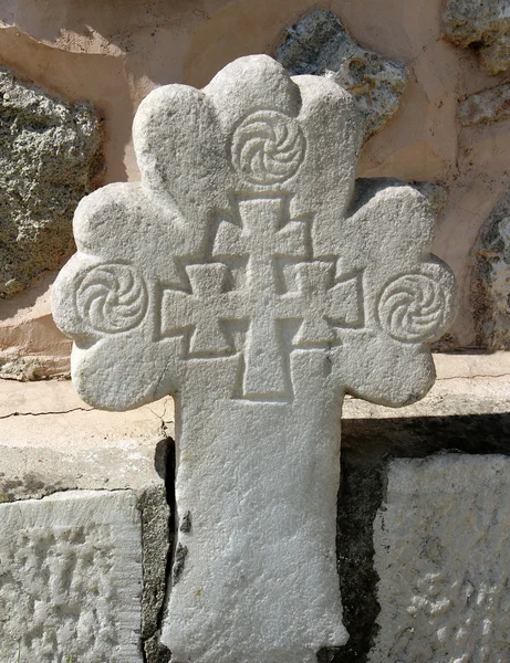 Antigua cruz de piedra —  Fotos de Stock