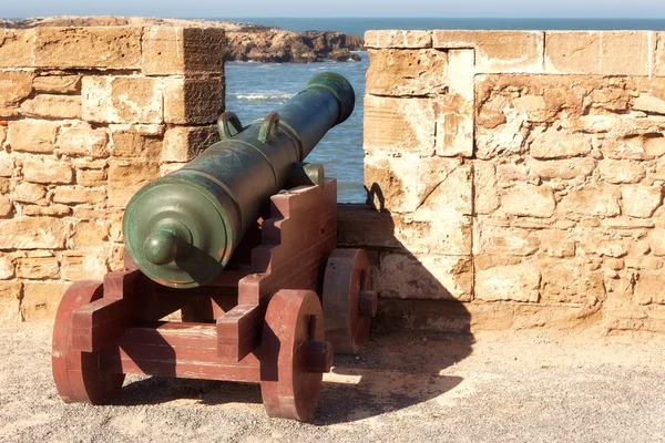 Gamla kanonen i fortet — Stockfoto