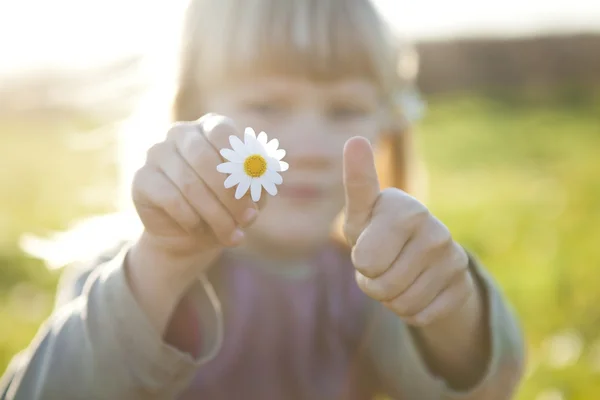 Little girl outdoors — Stock Photo, Image