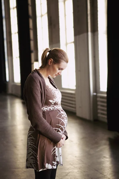 Zwangere moeder — Stockfoto
