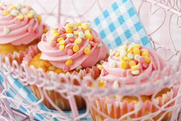 Muffins-de-rosa — Fotografia de Stock