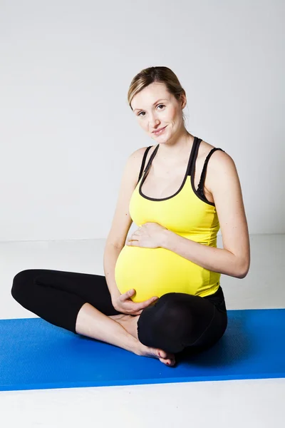 Schwangere entspannt — Stockfoto