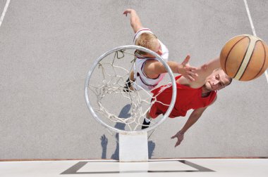 Mahkeme iki basketbol oyuncuları