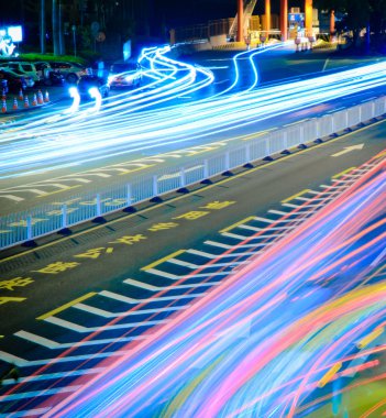 yoğun büyük şehir trafik iz gece