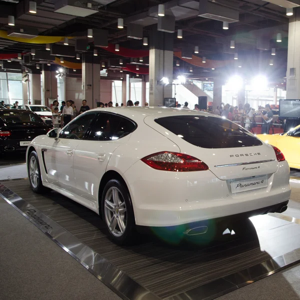 Porsche panamera 4 spor araba — Stok fotoğraf