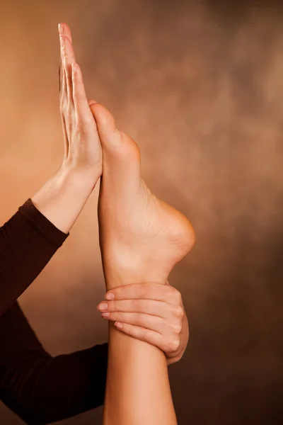 Massagem nos pés — Fotografia de Stock