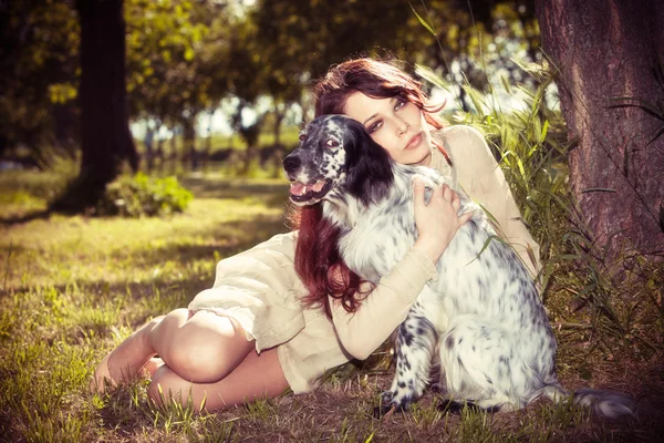 女と犬 — ストック写真