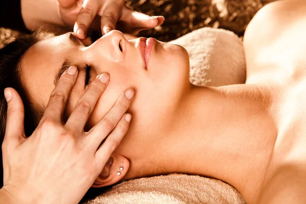 Face massage — Stock Photo, Image