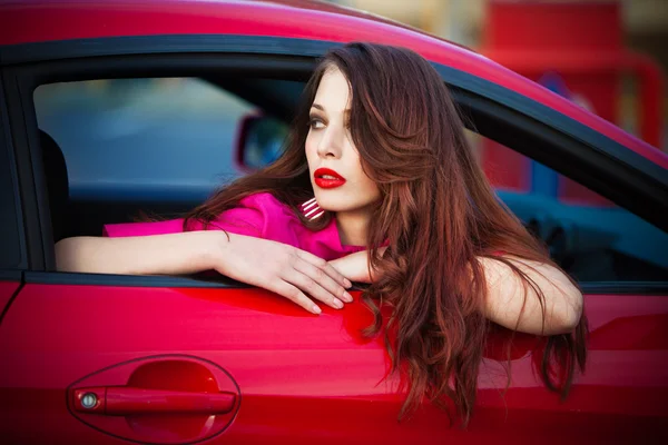 Mujer en coche —  Fotos de Stock