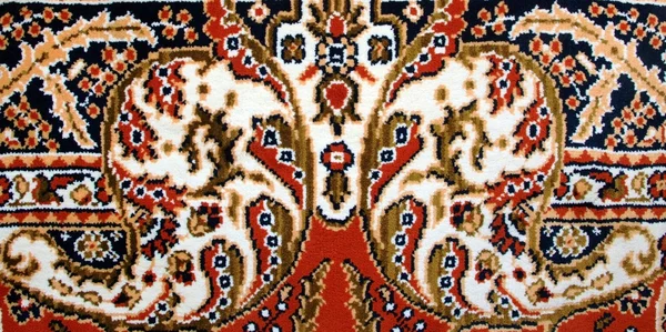 Textura de alfombra tradicional adornada roja — Foto de Stock
