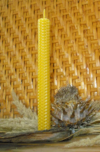 Свечи из пчелиного воска — стоковое фото