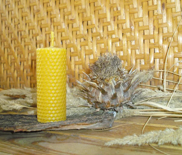 Свечи из пчелиного воска — стоковое фото