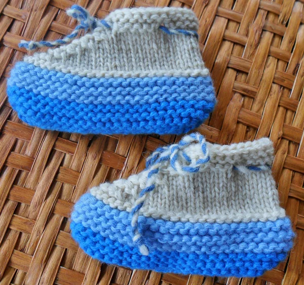 Hand knitted baby booties — Stock Photo, Image