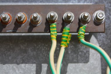 Elektrikli tel bağlantısı