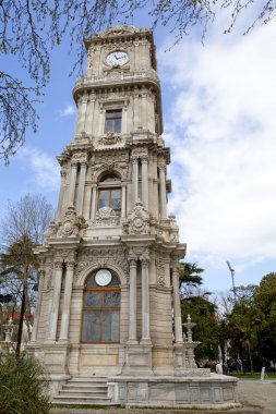 istanbul'da Dolmabahçe Saat Kulesi. Türkiye.