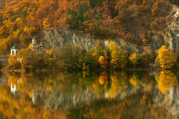 Autunno sulla valle dell'Olt, foto scattata in Romania — Foto Stock