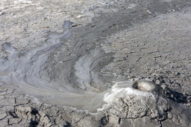 çamurlu volkanlar yakın çekim, Romanya buzau