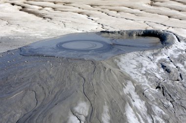 çamurlu volkanlar yakın çekim, Romanya buzau