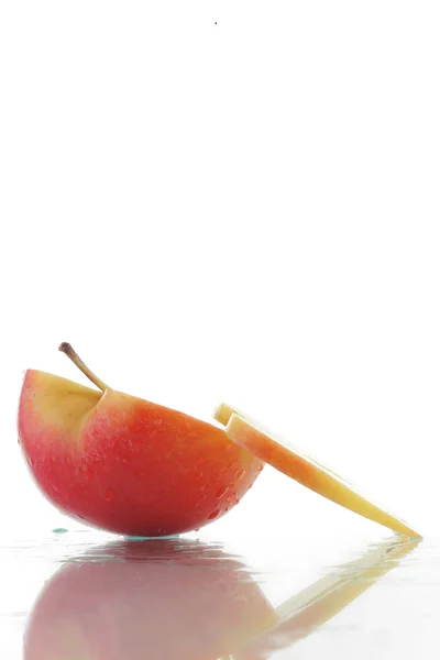 Elma ve dilim 2 — Stok fotoğraf